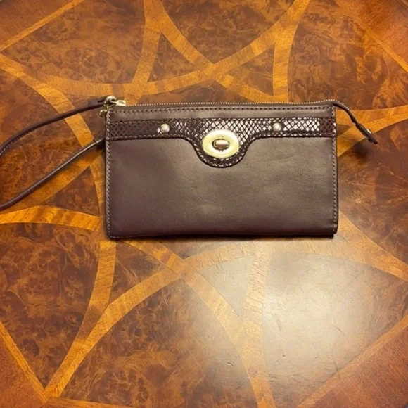 Coach Brown Wristlet Clutch Purse Wallet Authentic Like New - Picture 3 of 11